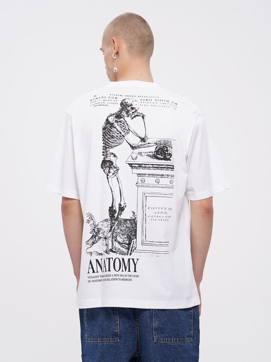 футболка с принтом скелета